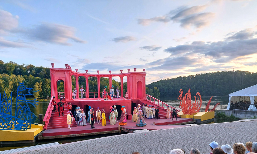 Schifffahrt auf der Talsperre Kriebstein und Seebühne mit 